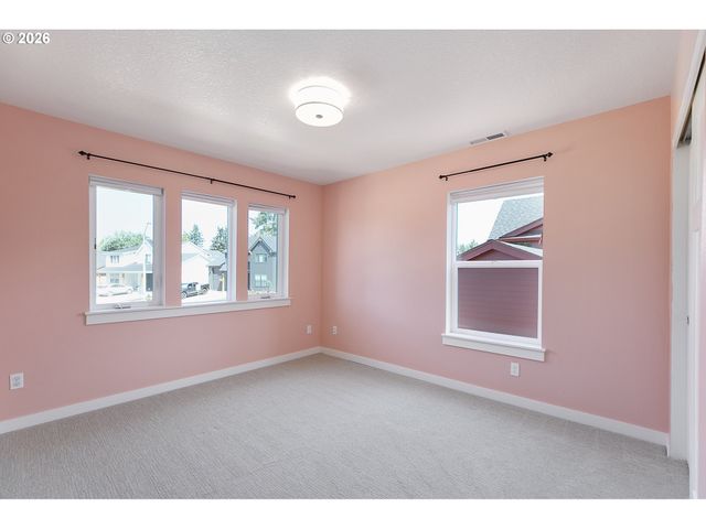 995 Se OLIVE Way, Estacada, OR 97023