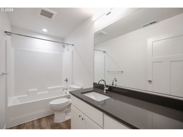 995 Se OLIVE Way, Estacada, OR 97023