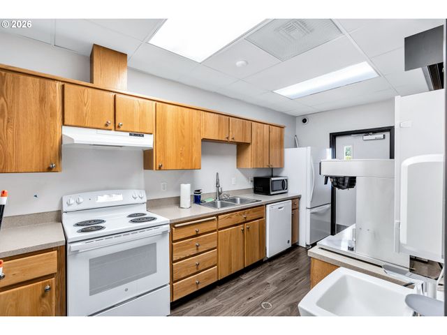 12450 Sw FISCHER Rd 146, Portland, OR 97224