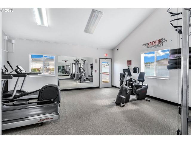 12450 Sw FISCHER Rd 146, Portland, OR 97224