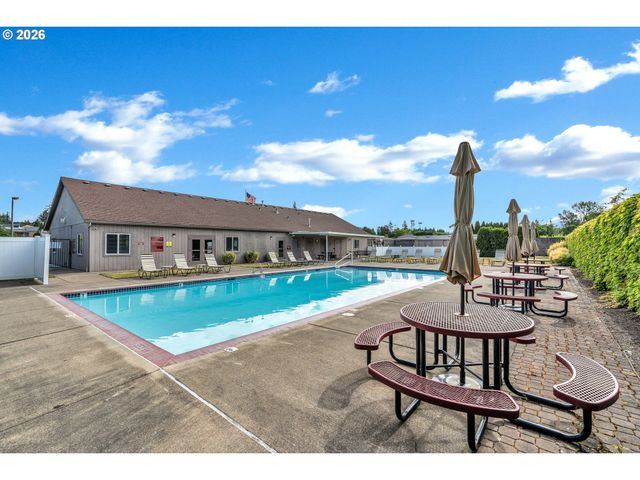 12450 Sw FISCHER Rd 146, Portland, OR 97224