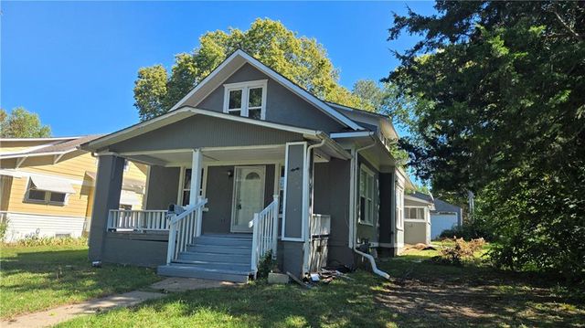 1527 S Home Avenue, Independence, MO 64052