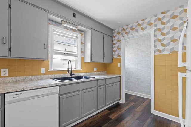 728 TAYCO STREET, Menasha, WI 54952