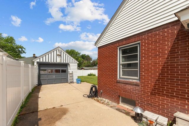 728 TAYCO STREET, Menasha, WI 54952