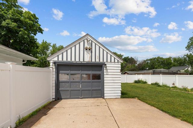 728 TAYCO STREET, Menasha, WI 54952