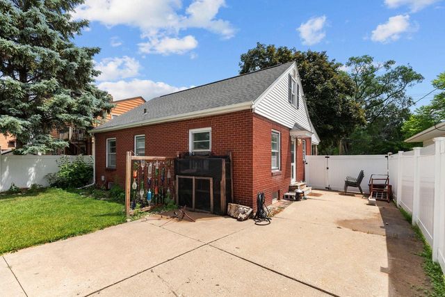 728 TAYCO STREET, Menasha, WI 54952