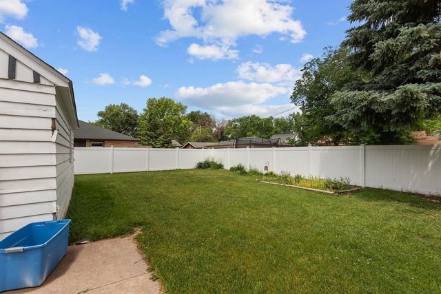 728 TAYCO STREET, Menasha, WI 54952