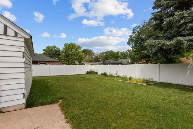 728 TAYCO STREET, Menasha, WI 54952