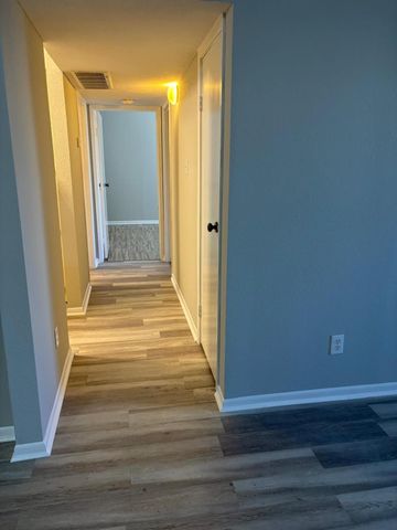 3055 SW Walnut Bend Lane 33, Houston, TX 77042