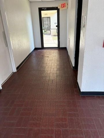 3055 SW Walnut Bend Lane 33, Houston, TX 77042