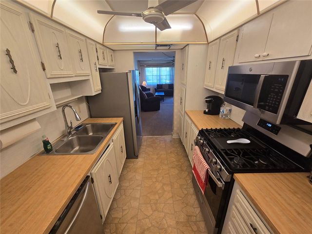 5217 81ST STREET N 3, St Petersburg, FL 33709
