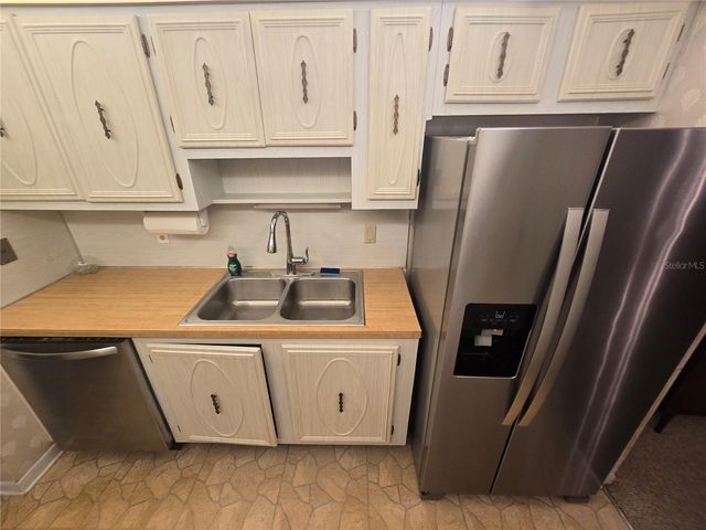5217 81ST STREET N 3, St Petersburg, FL 33709