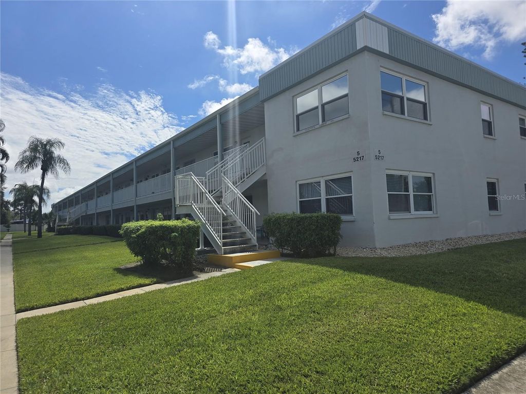 5217 81ST STREET N 3, St Petersburg, FL 33709