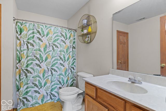2166 Fairweather, Indianapolis, IN 46229