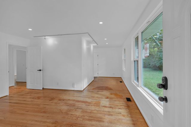 3638 Estes Rd, Nashville, TN 37215