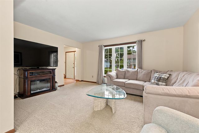 725 NE 9th Street, Ankeny, IA 50021