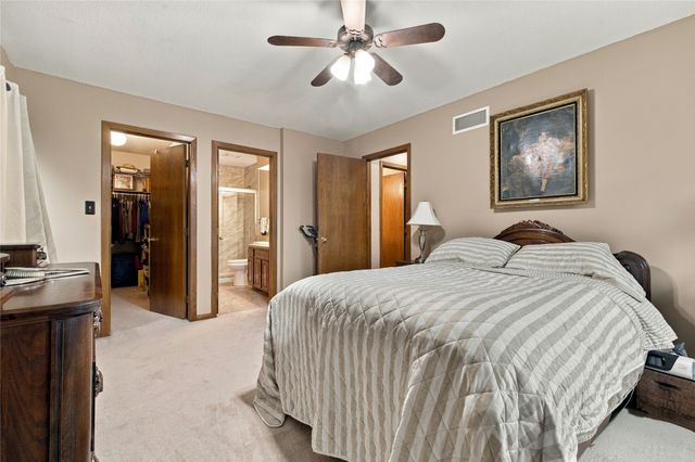 725 NE 9th Street, Ankeny, IA 50021