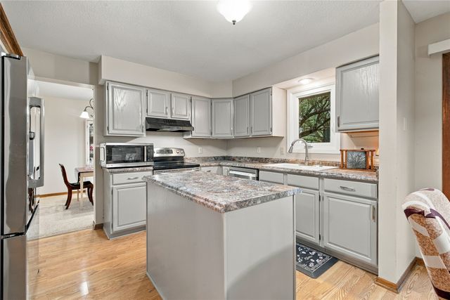 725 NE 9th Street, Ankeny, IA 50021