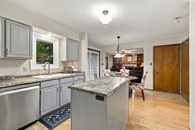725 NE 9th Street, Ankeny, IA 50021