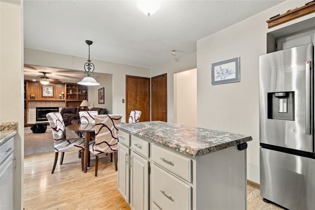 725 NE 9th Street, Ankeny, IA 50021