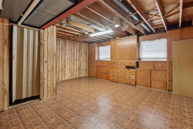 2807 54th Street, Des Moines, IA 50310