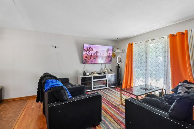 2807 54th Street, Des Moines, IA 50310