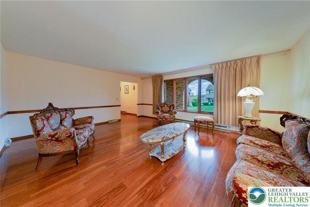 3127 South 4th Avenue, Whitehall Twp, PA 18052