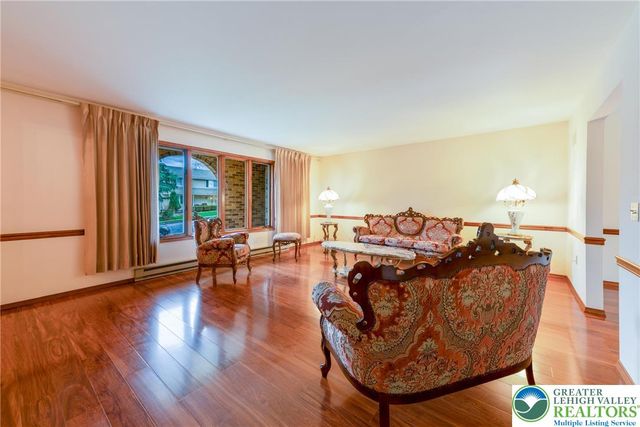 3127 South 4th Avenue, Whitehall Twp, PA 18052