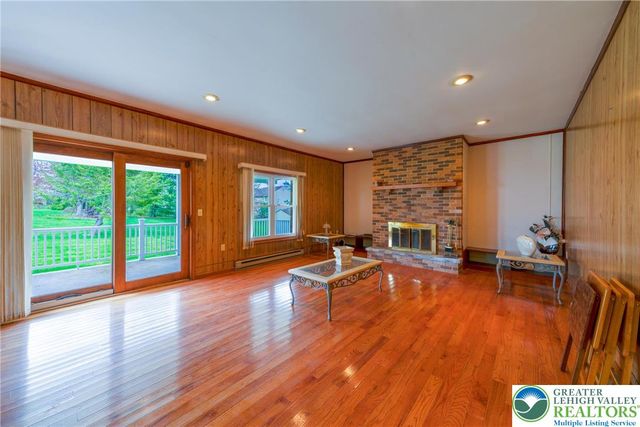 3127 South 4th Avenue, Whitehall Twp, PA 18052