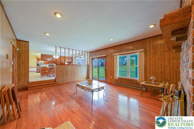 3127 South 4th Avenue, Whitehall Twp, PA 18052