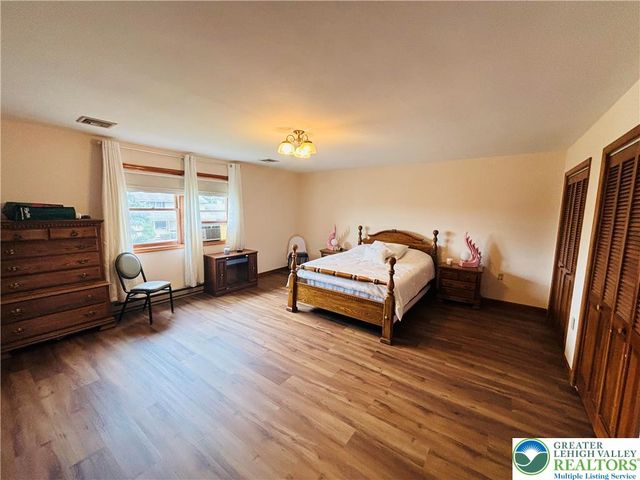 3127 South 4th Avenue, Whitehall Twp, PA 18052