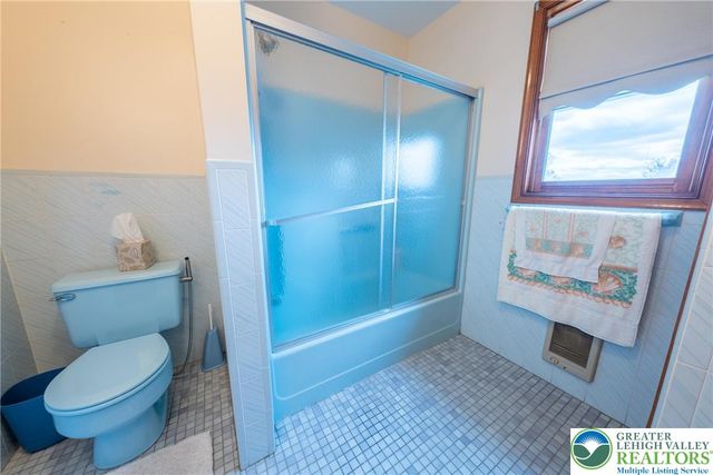 3127 South 4th Avenue, Whitehall Twp, PA 18052