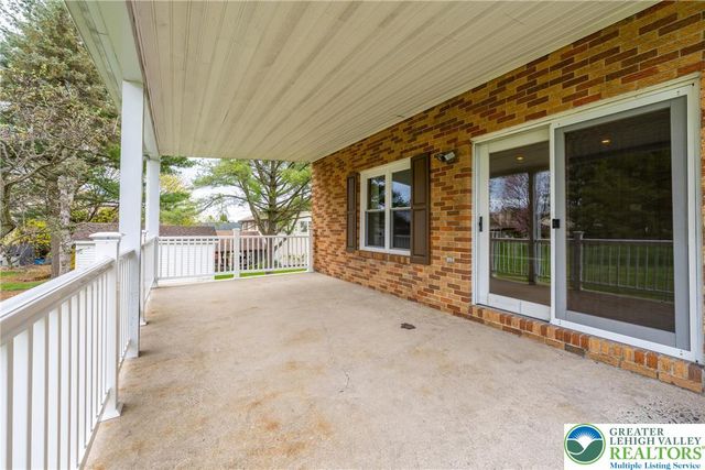 3127 South 4th Avenue, Whitehall Twp, PA 18052