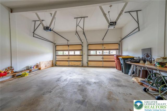 3127 South 4th Avenue, Whitehall Twp, PA 18052