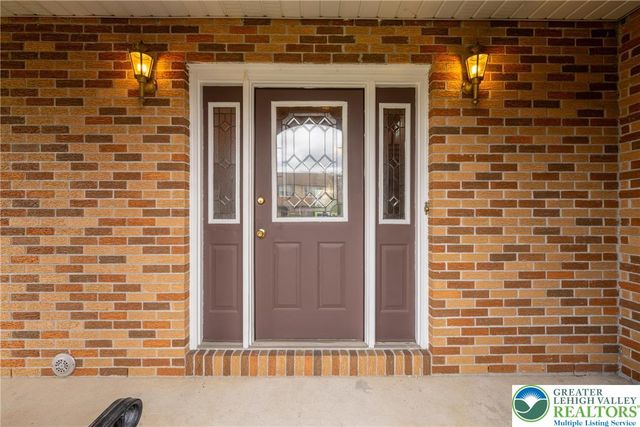 3127 South 4th Avenue, Whitehall Twp, PA 18052