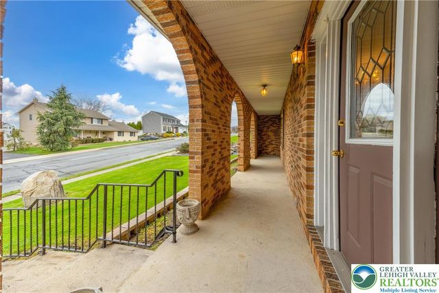 3127 South 4th Avenue, Whitehall Twp, PA 18052