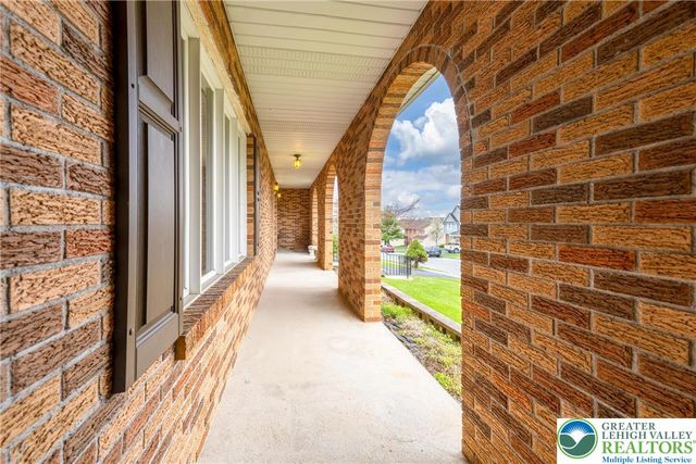 3127 South 4th Avenue, Whitehall Twp, PA 18052