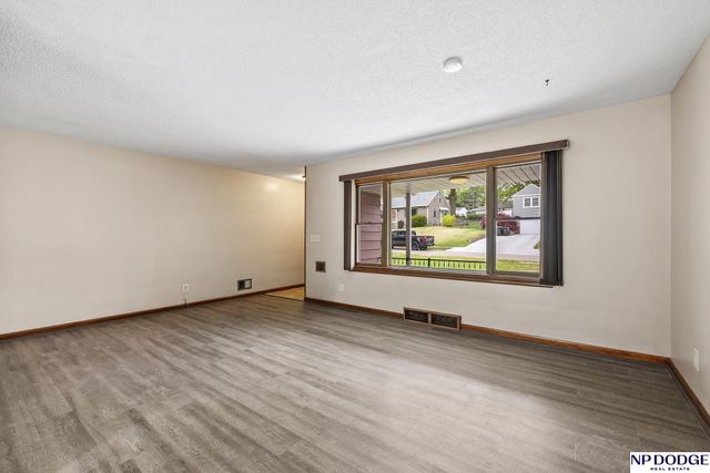 2115 S 38 Street, Omaha, NE 68105
