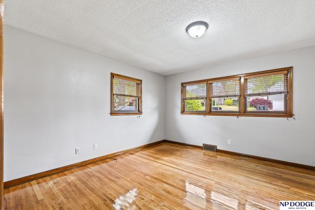 2115 S 38 Street, Omaha, NE 68105