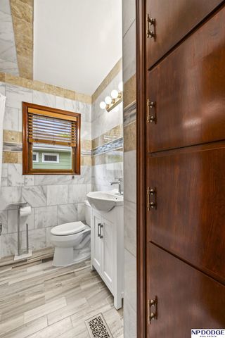 2115 S 38 Street, Omaha, NE 68105