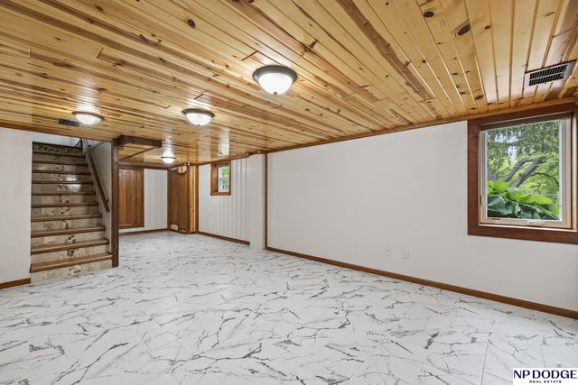 2115 S 38 Street, Omaha, NE 68105