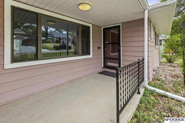 2115 S 38 Street, Omaha, NE 68105