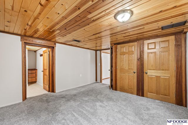 2115 S 38 Street, Omaha, NE 68105