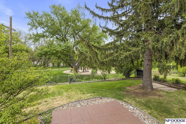 2115 S 38 Street, Omaha, NE 68105