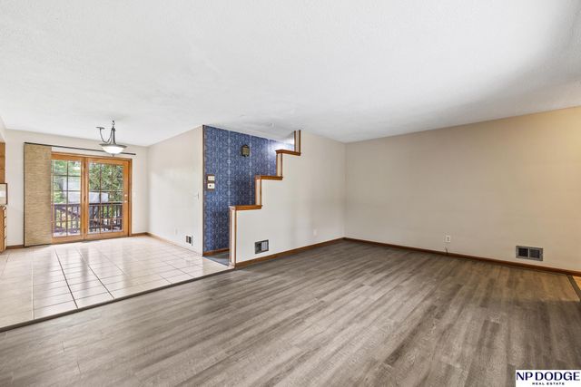 2115 S 38 Street, Omaha, NE 68105