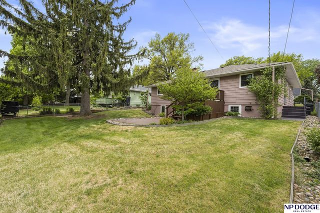 2115 S 38 Street, Omaha, NE 68105