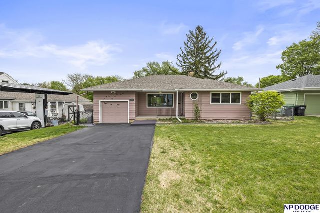 2115 S 38 Street, Omaha, NE 68105