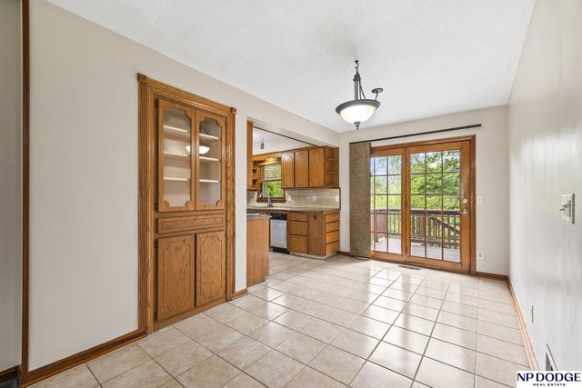 2115 S 38 Street, Omaha, NE 68105