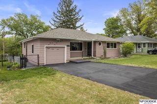 2115 S 38 Street, Omaha, NE 68105