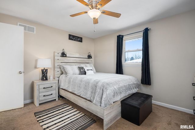 1809 SPRINGFIELD Road, East Peoria, IL 61611